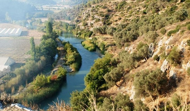Kaş’ta Eşen Çayı için taşkın uyarısı yapıldı