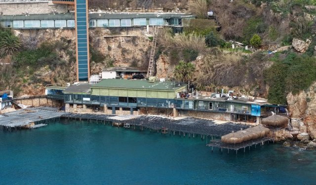 Antalya Kent Konseyi: Falezlerdeki kaçak yapılar acil yıkılmalı