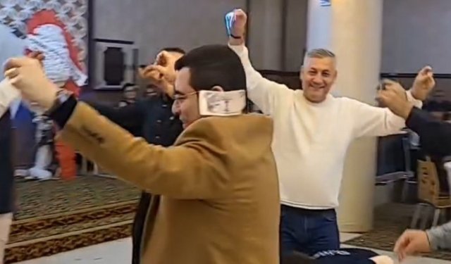 Hakan Tütüncü’nün katıldığı düğünde paralar havada uçtu!