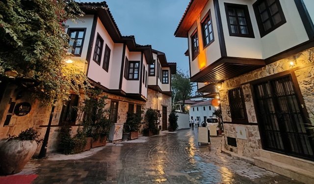 Antalya’nın tarihi Kaleiçi’nde zaman yolculuğu! Helenistik dönemden Osmanlı’ya…