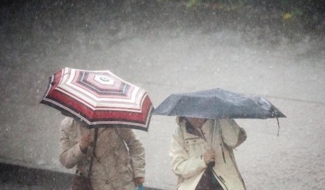 Antalya yağmura teslim! Bakanlık uyardı