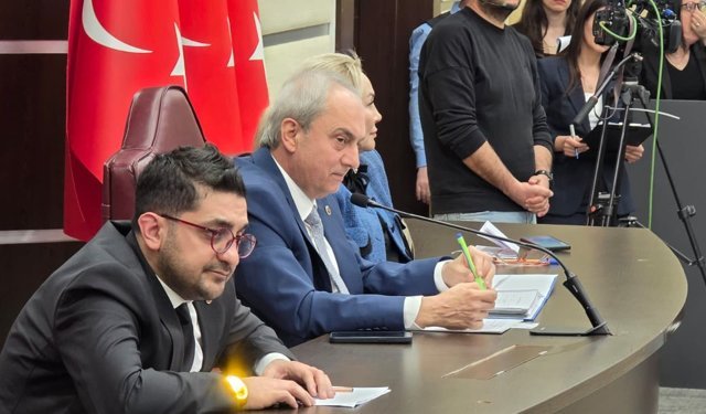 Kepez meclisinde 33 yıllık greyder tartışması! Kocagöz’ün hedefinde Tütüncü var!