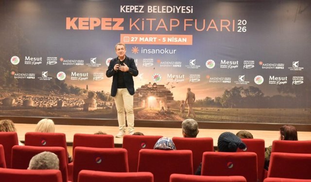 Kepez Kitap Fuarı’nda Sinan Meydan imzası: Atatürk’ün mirası konuşuldu
