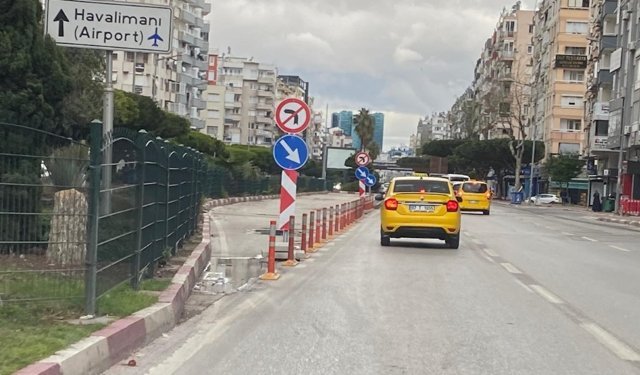 Antalya’da bir dönem sona erdi: 100. Yıl'dan Turgut Reis Caddesi’ne geçiş kapatıldı