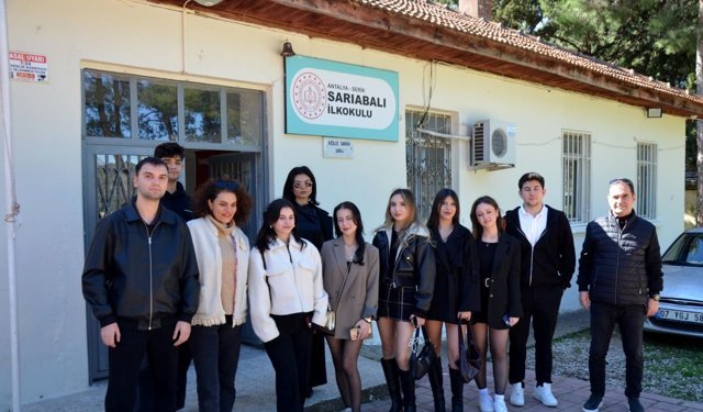 Üniversiteliler köy okulunu baştan aşağı yeniledi