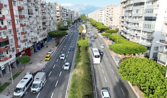 Antalya 100.Yıl Bulvarı trafiğe açıldı! 60 iş makinası çalıştı