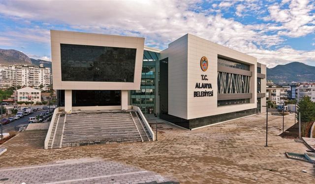 Giriş ücreti 1.341 TL, yunuslarla yüzme 6.438 TL! Alanya’da Yunus Parkı kiraya veriliyor