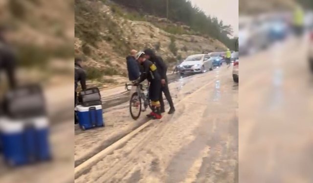 Alanya’da dolu esareti! Bisiklet yarışı yarıda kaldı