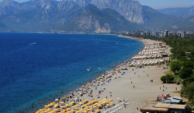 Antalya turizminde 1,5 milyon ziyaretçiye rağmen yüzde 9 düşüş