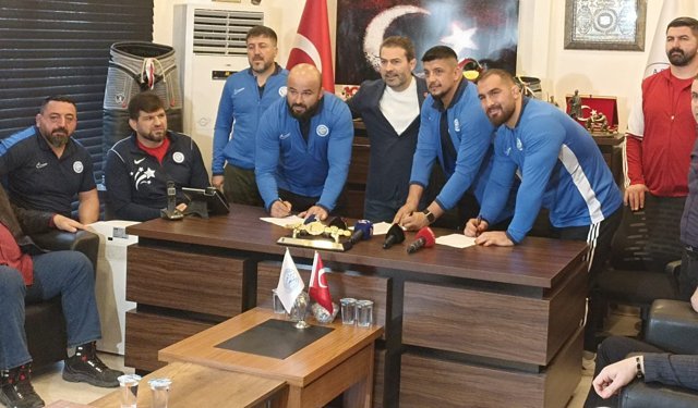 Antalya’da yağlı güreşte dev transferler! Okulu, Durmuş, Yılmaz, Batmaz…