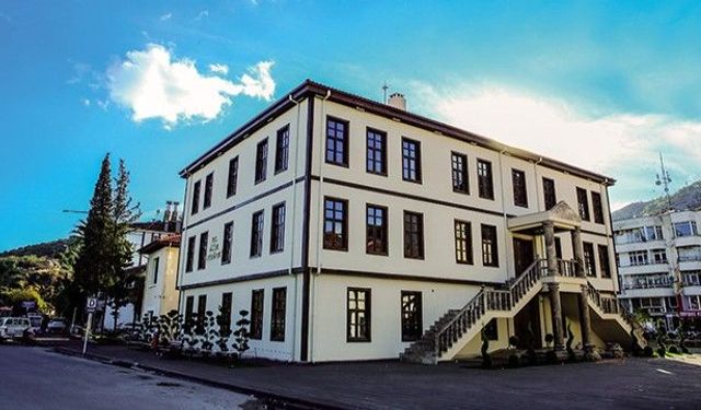 Finike Belediyesi 45 taşınmazı kiraya çıkarıyor: İşte tüm liste ve fiyatlar