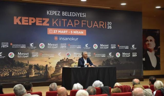Ümit Uysal okuyucularla buluştu: Yeniden Cumhuriyet vurgusu