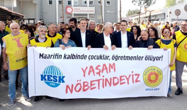 Antalya’da “Yusuf Tekin istifa” sloganları! Eğitim-Sen’den sert açıklama