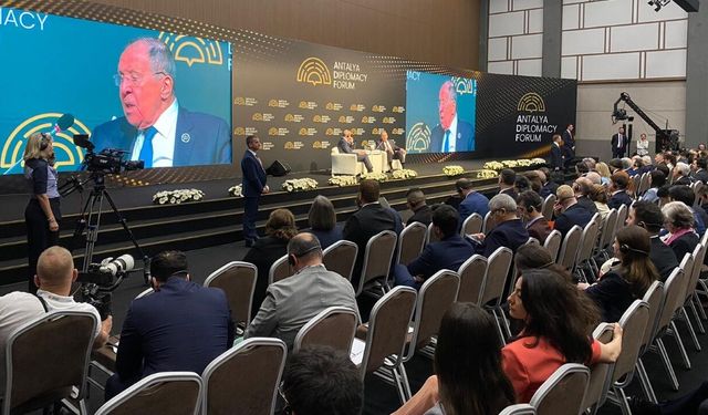 Lavrov’dan NATO’ya sert sözler!