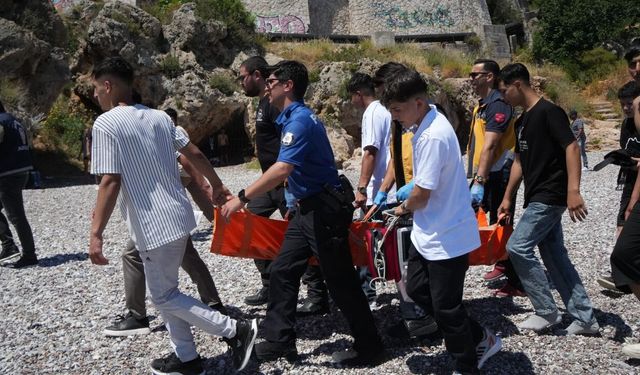 Antalya’da 16 yaşındaki çocuk, arkadaşını kurtarmak için az daha kendi canından oluyordu