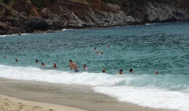 Alanya sahillerinde 9 günlük Kurban Bayramı tatili yoğunluğu başladı