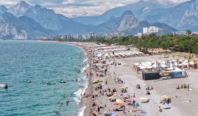 Dolup taşan Konyaaltı'nda polisten güvenlik denetimi
