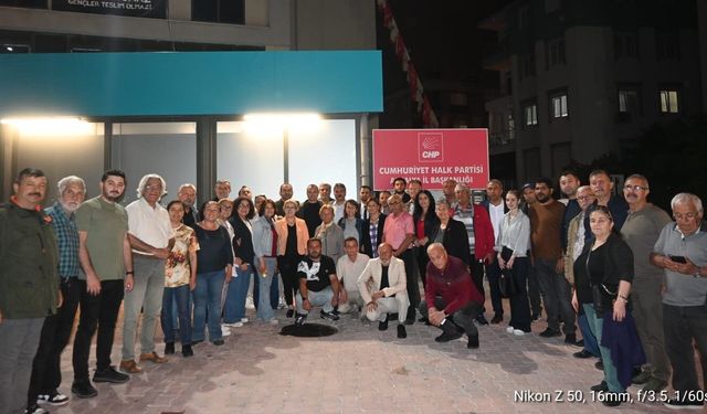 CHP Antalya'nın demokrasi nöbeti devam ediyor