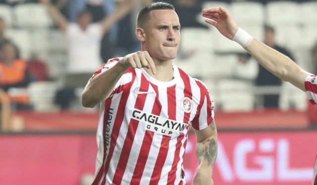 Antalyaspor’un orta saha oyuncusuna İngiltere’den talip var!