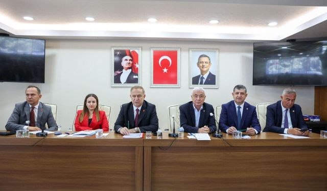 Gökhan Zeybek apar topar Antalya'dan İstanbul'a gitti!