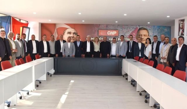 CHP, Antalya’da ilçe başkanlarını ‘olağanüstü’ topladı