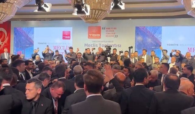 TBB seçimlerinde tansiyon yükseldi: Belediye başkanları arasında arbede!
