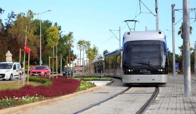 Varsak-Müze tramvay hattında yaz tarifesi uygulaması