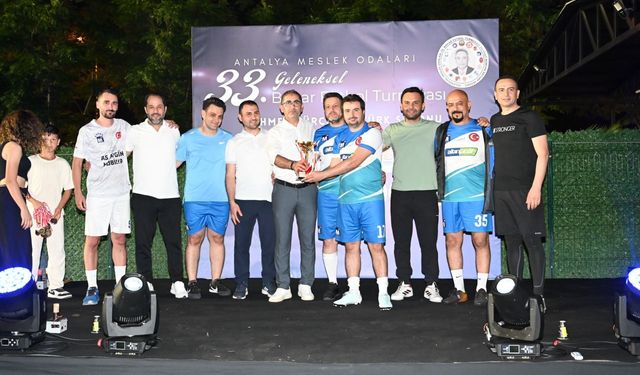 33. Antalya Meslek Odaları Futbol Turnuvası’nda dostluk kazandı
