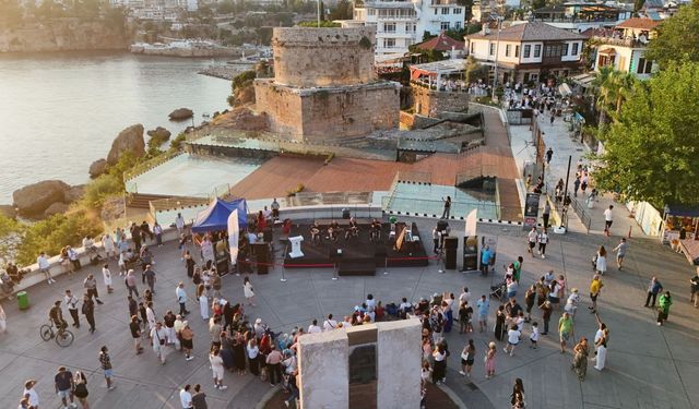 Antalya'da Hıdırlık Kulesi'nde "Gün Batımı" konseri