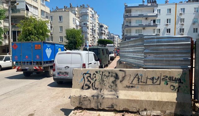 Şarampol Caddesi'nde beton bariyer sevinci!