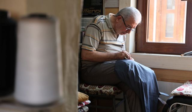 Kaybolmaya yüz tutan mesleği 40 yıldır yaşatıyor