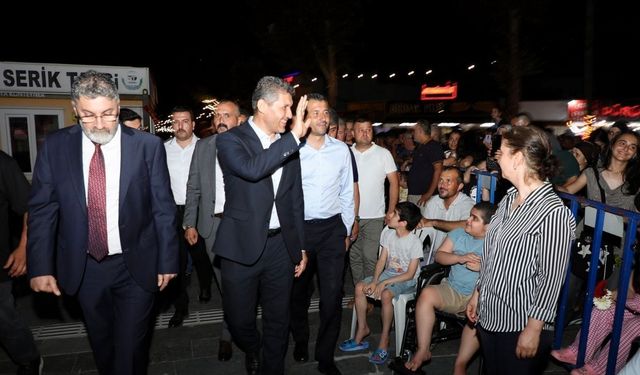 Serik’te Ak Parti’den gövde gösterisi