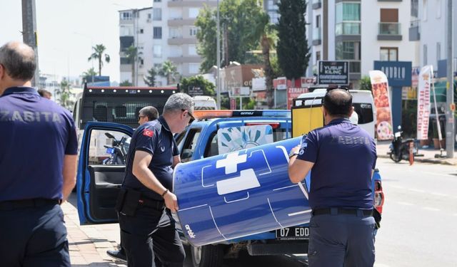Konyaaltı'nda kaldırımlar yayaların, işgale izin yok