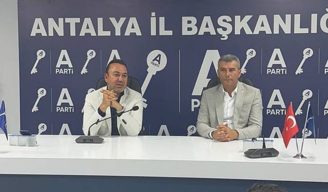 Anahtar Parti Antalya'da teşkilat toplantısı düzenledi