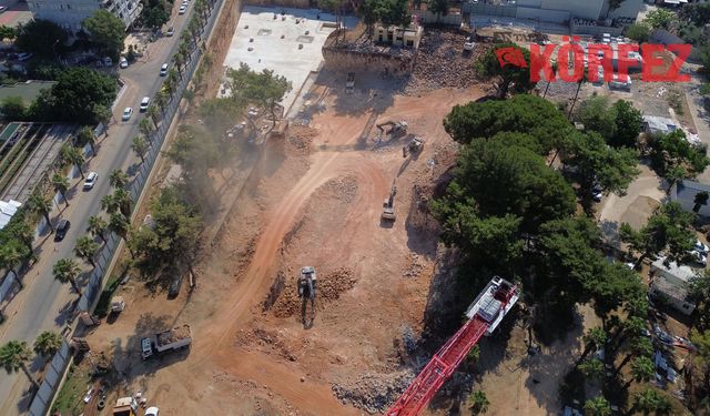 Ali Çetin'den Antalya Müzesi çıkışı: "Tarihi eser değil, betonarme bina!"