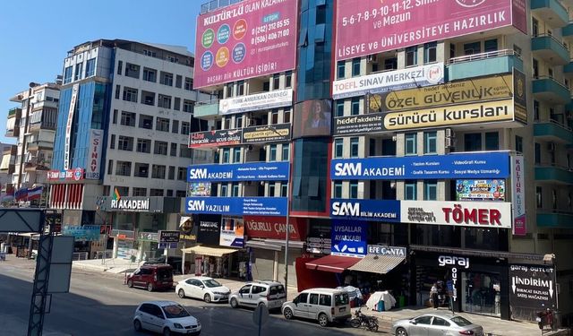 Antalya tabela çöplüğüne döndü: Yönetmelik var, denetim yok!