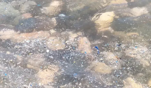 Antalya'da denizde mikroplastik alarmı! Ertuğrul Günay kirliliğin nedenini açıkladı