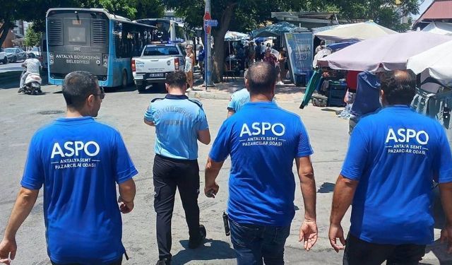 Antalya’da seyyar satıcılar karşı özel ekip kuruldu!