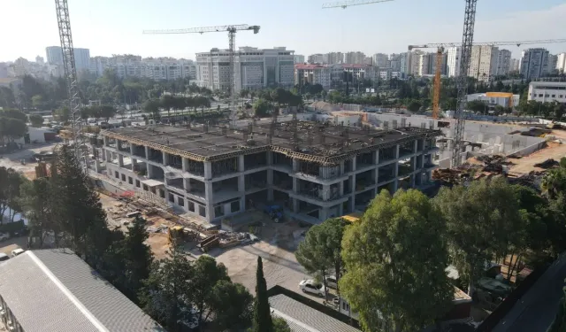 Antalya'nın 900 yataklı dev hastanesi hızla yükseliyor