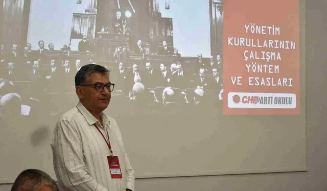 CHP Antalya’da Deniz Baykal anısına yönetici eğitimi düzenlendi