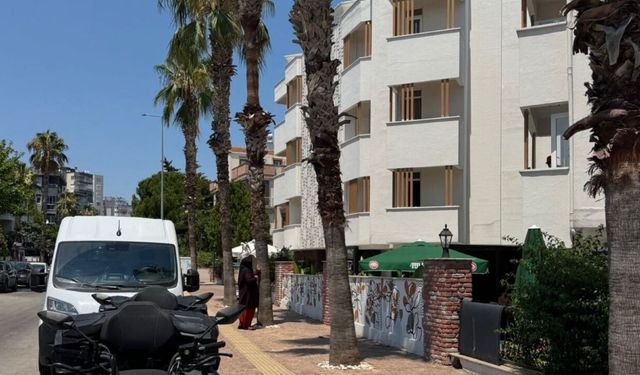 Antalya'da "pes" dedirten görüntü! Turistlere balkonda da rahat yok
