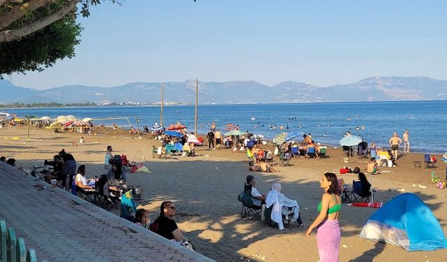 Finike sadece portakalıyla değil, plajlarıyla da büyülüyor