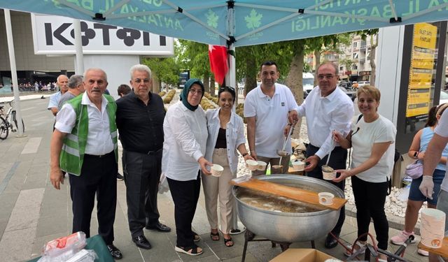 Gelecek Partisi Antalya’dan aşure ikramı