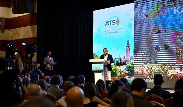 Ümit Uysal’dan Kaleiçi çağrısı: “Turizm yapay zeka ile yeniden şekillenmeli”