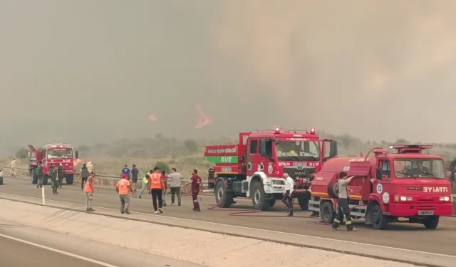 Orman yangını nedeniyle Kemer-Kumluca yolu kapatıldı