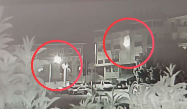 Manavgat’ta atölyeyi küle döndüren çocuğun hareketi kamerada