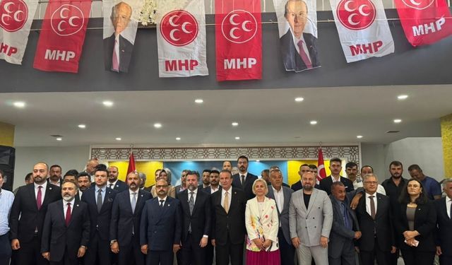 MHP Antalya'da kongre maratonunu tamamladı! Bahçeli ve seçim mesajı dikkat çekti