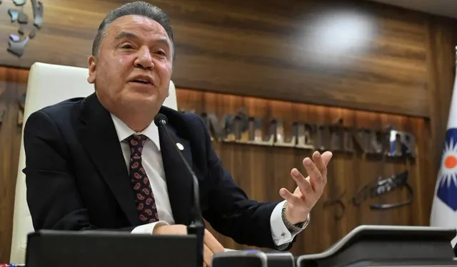 Muhittin Böcek’ten 5 milyon avroluk “havala” iddiası: “Zarfı İmamoğlu’na teslim ettim”