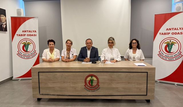Kadın doğumcular tepkili! "Doğum şekline anne ve hekim karar verir"