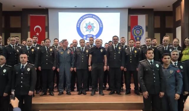 Antalya Emniyet Müdürlüğü'nde terfi töreni